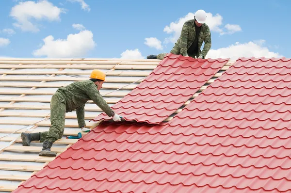 Best Roofing Materials for Heat Resistance